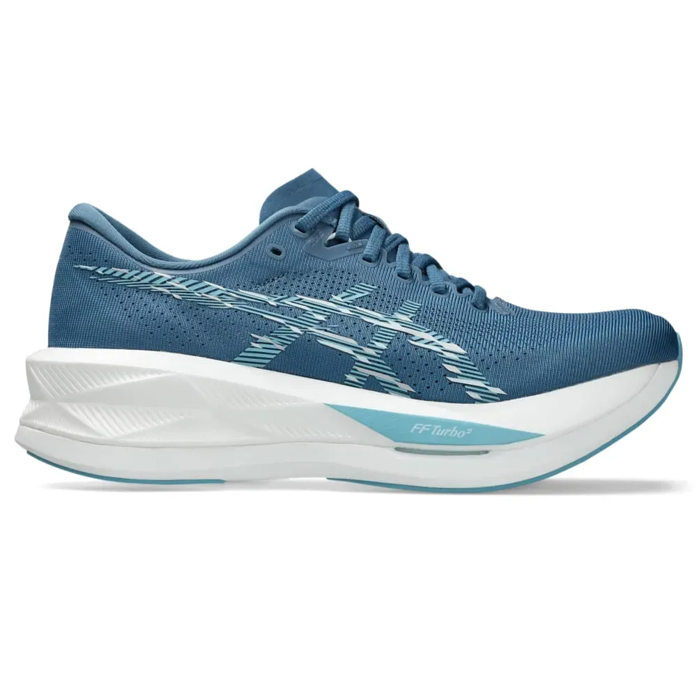 Tênis de corrida masculino Asics Sonicblast na cor azul com detalhes em branco e azul claro, solado branco com faixa azul e logo Asics na lateral.